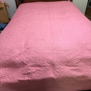 King quilt with shams.